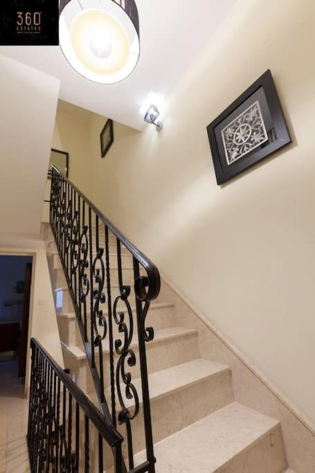 Beautiful, Typical Maltese 4Br Home With Roof Top By 360 Estates Sliema Zewnętrze zdjęcie