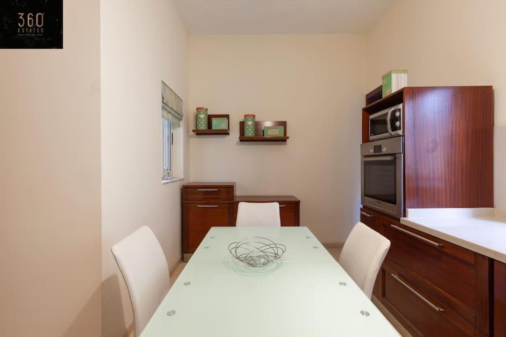 Beautiful, Typical Maltese 4Br Home With Roof Top By 360 Estates Sliema Zewnętrze zdjęcie
