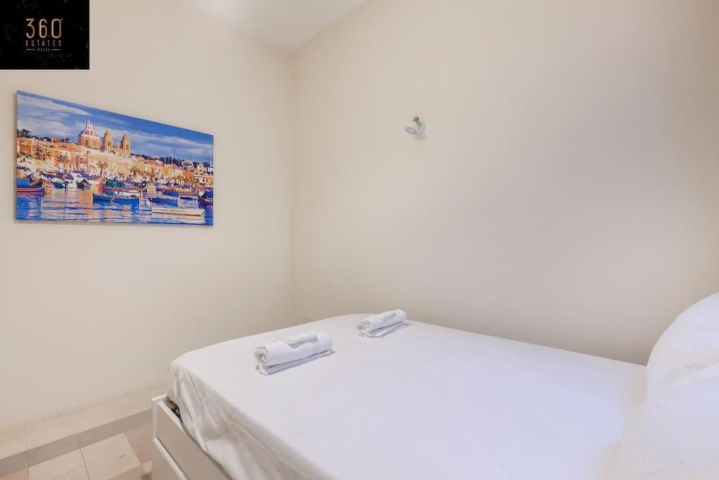 Beautiful, Typical Maltese 4Br Home With Roof Top By 360 Estates Sliema Zewnętrze zdjęcie