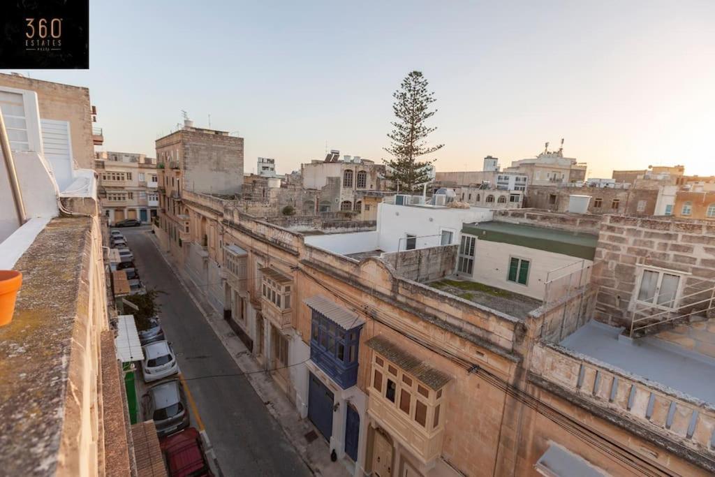 Beautiful, Typical Maltese 4Br Home With Roof Top By 360 Estates Sliema Zewnętrze zdjęcie