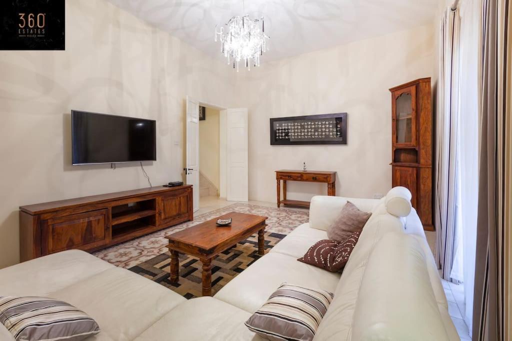 Beautiful, Typical Maltese 4Br Home With Roof Top By 360 Estates Sliema Zewnętrze zdjęcie