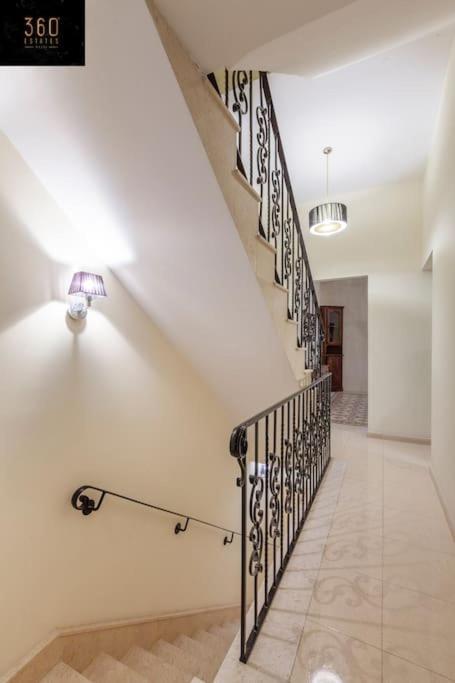 Beautiful, Typical Maltese 4Br Home With Roof Top By 360 Estates Sliema Zewnętrze zdjęcie