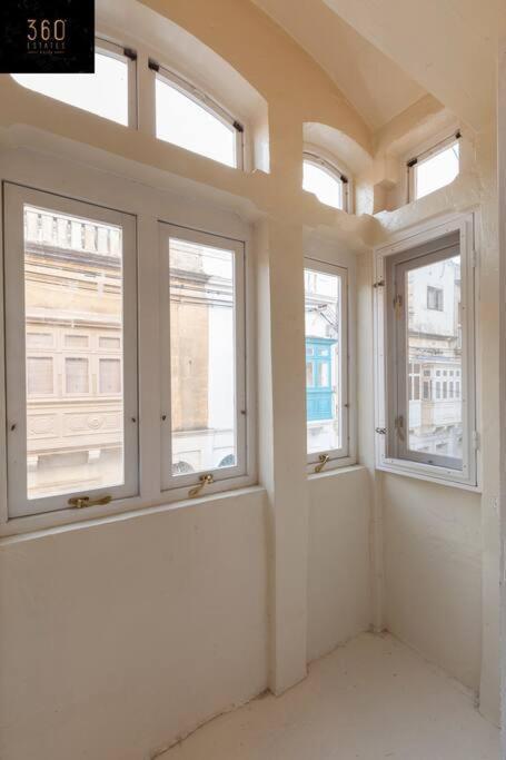 Beautiful, Typical Maltese 4Br Home With Roof Top By 360 Estates Sliema Zewnętrze zdjęcie