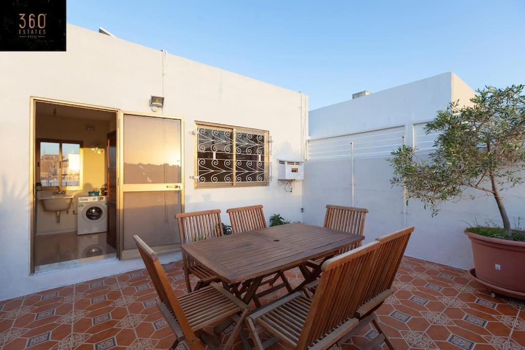 Beautiful, Typical Maltese 4Br Home With Roof Top By 360 Estates Sliema Zewnętrze zdjęcie